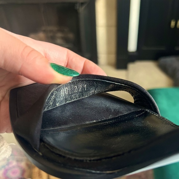 Alexander McQueen, Spring/Summer 2022, retails at $1190. - Picture 6 of 6